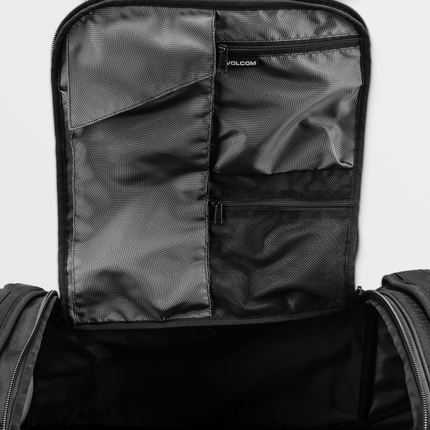 VOLCOM Standby 26 Rolling Duffle Bag 77L - Black